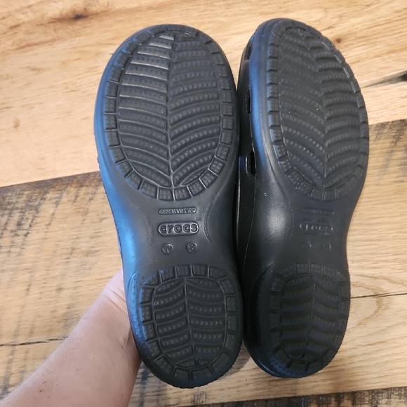 CROCS Black Sandals with Perforated Design - Picture 6 of 7